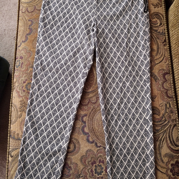 F21 pants. Size M. - Picture 7 of 10
